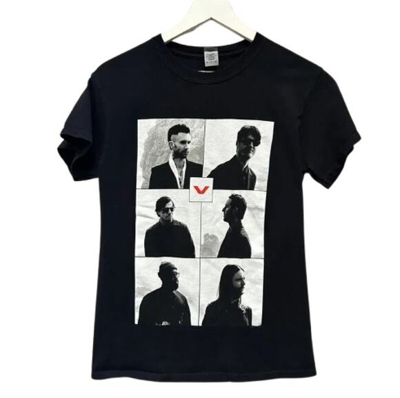 Gildan Tops - Maroon 5 Tour 2021 Black Graphic T-Shirt Size S